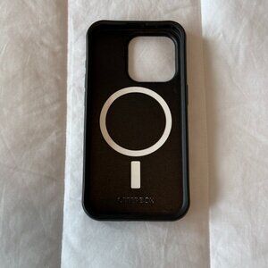 OtterBox Symmetry iPhone 15 Pro case